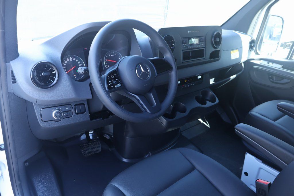 2024 Mercedes-Benz Sprinter 2500 3