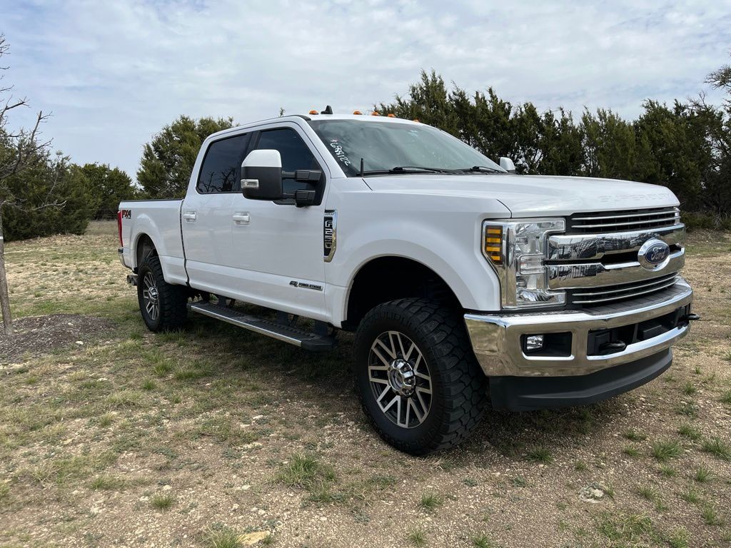 2019 Ford F-250 Lariat 2