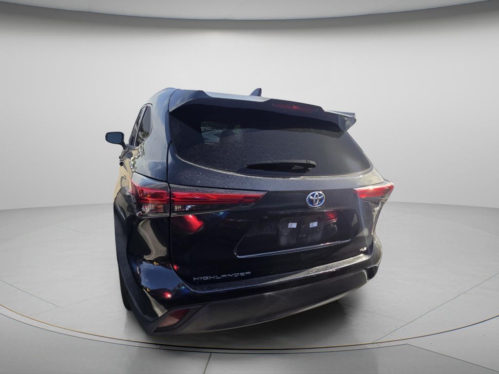 2023 Toyota Highlander - $33,999