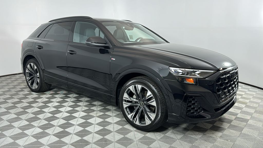 Thumbnail: 2025 Audi Q8 - 7