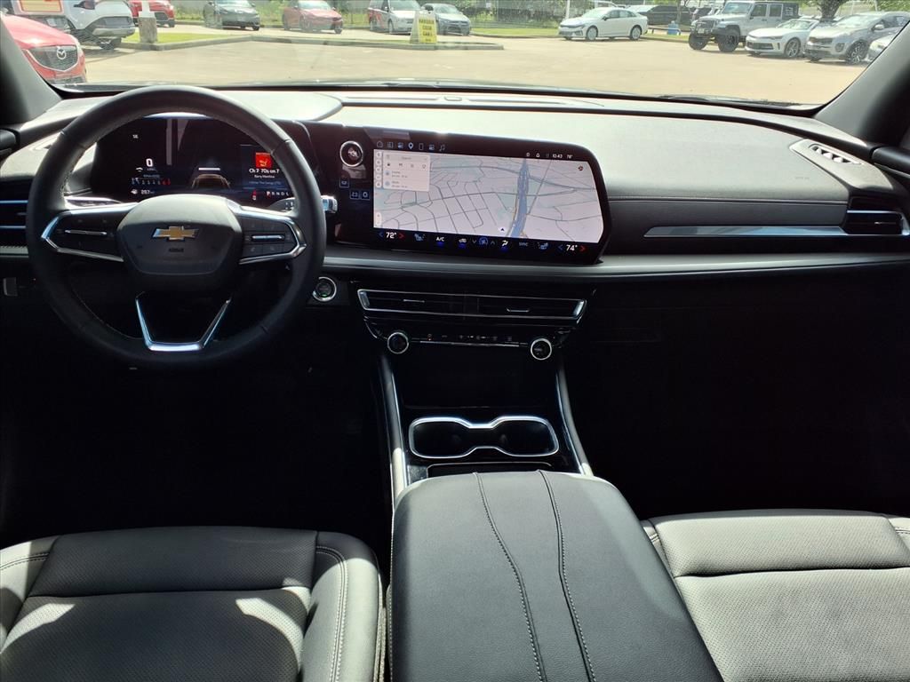 2025 Chevrolet Traverse LT - 8