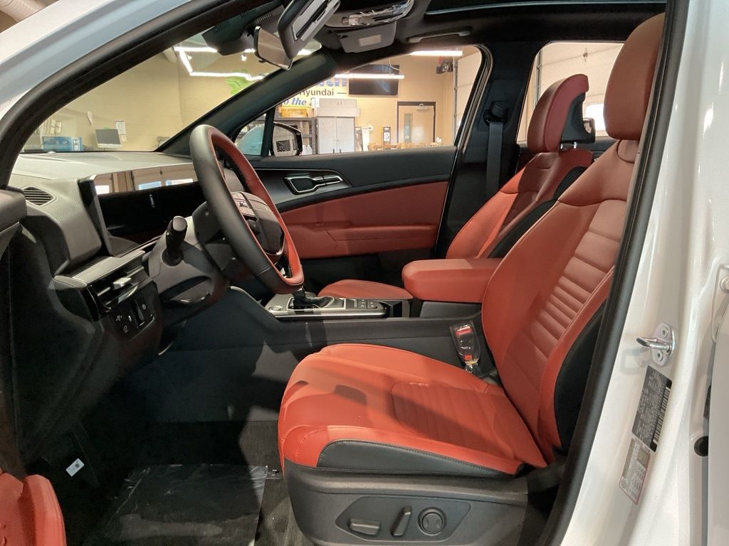 New 2026 White Kia SX-Prestige image 9
