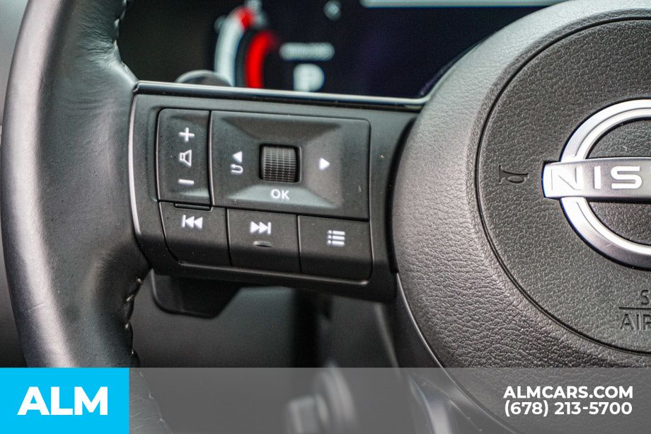 Used 2025 White Nissan Platinum image 30