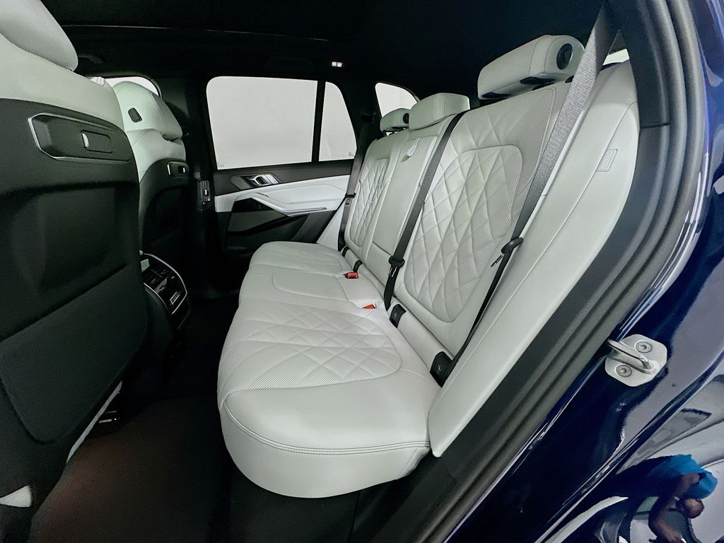 Thumbnail: 2026 BMW X5 - 17