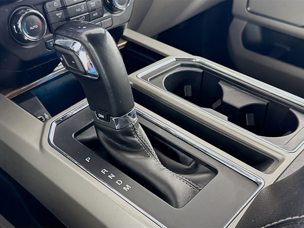 2019 Ford F-150 Lariat 17