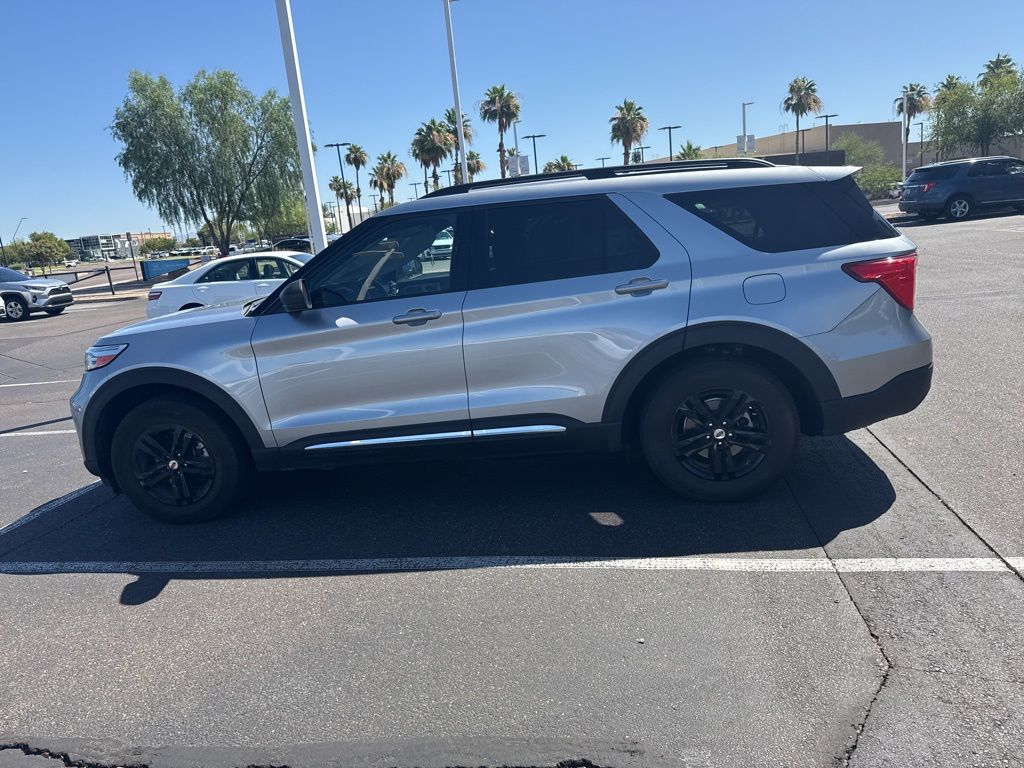 Thumbnail: 2022 Ford Explorer - 5
