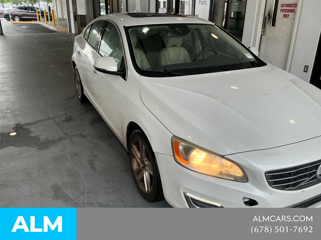 Used 2015 White Volvo T5 Premier image 3