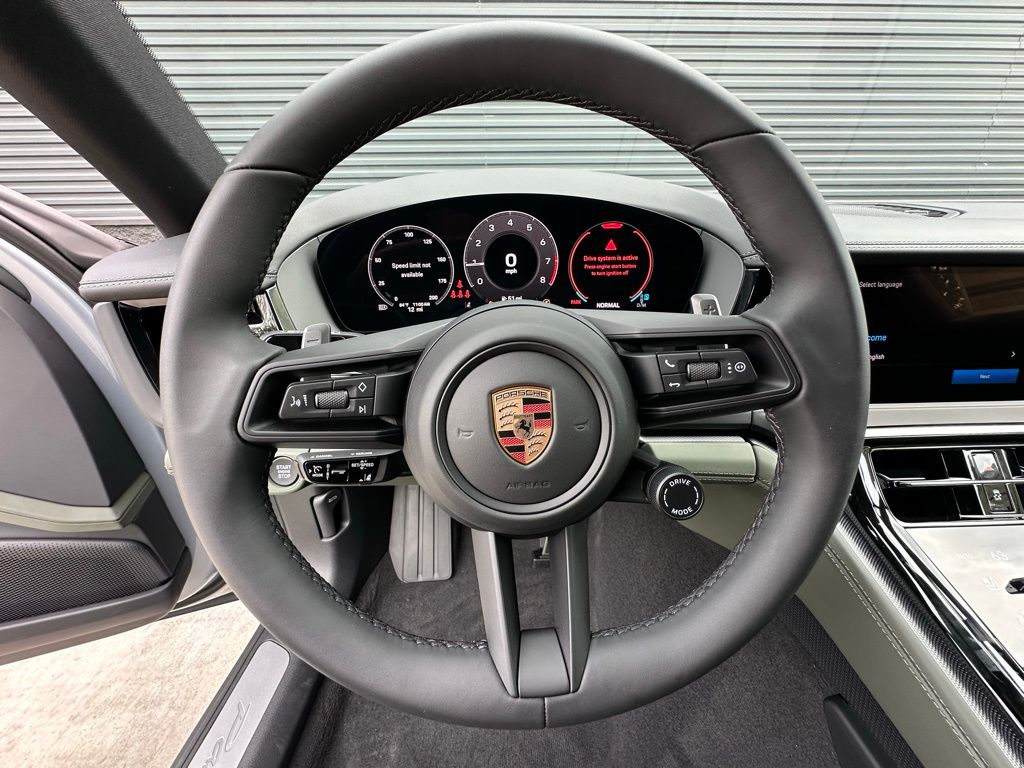 Thumbnail: 2025 Porsche Panamera - 18