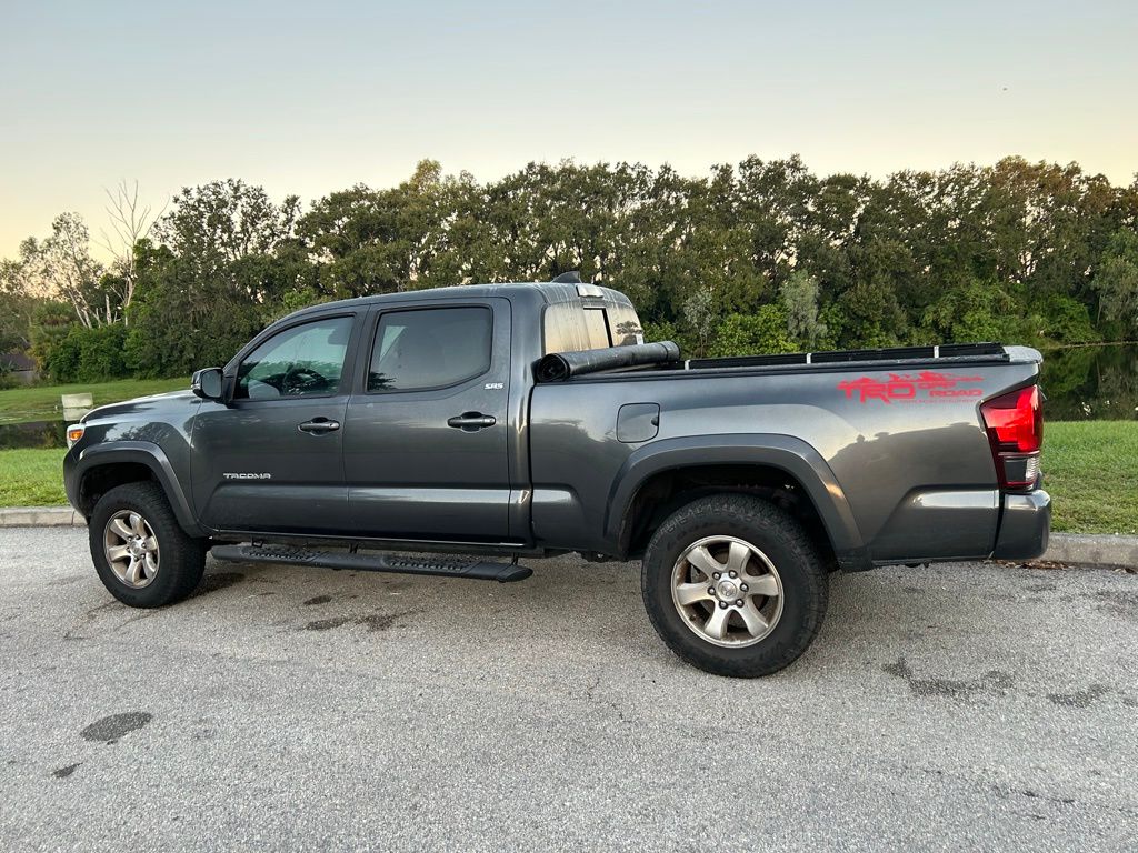Thumbnail: 2022 Toyota Tacoma - 3