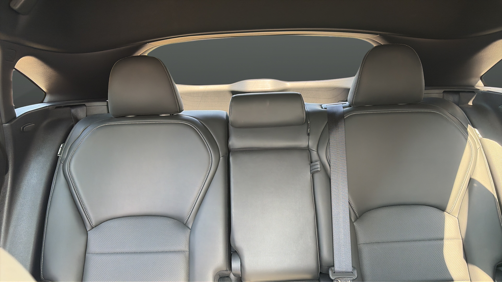 Used 2025 Radiant White INFINITI LUXE image 24
