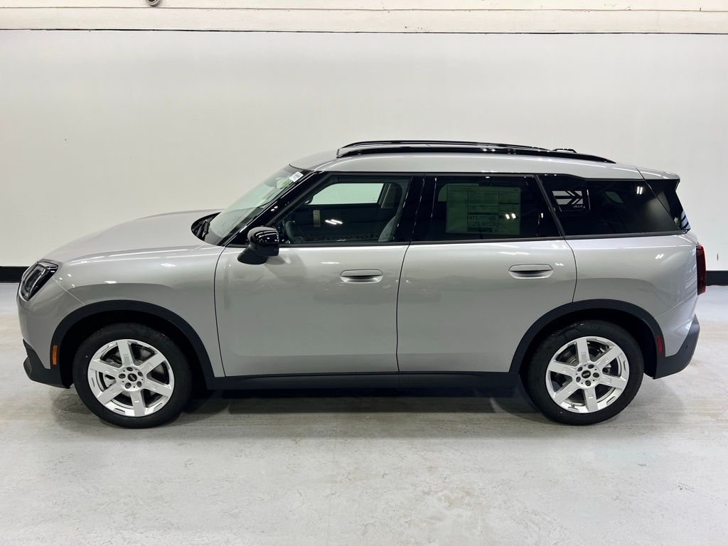 2025 MINI Cooper Countryman Base 2