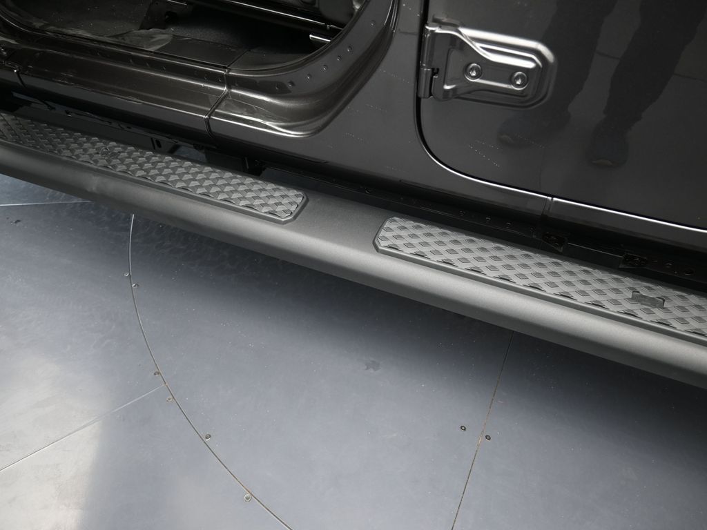 New 2026 Granite Crystal Metallic Clearcoat Jeep Sport image 25