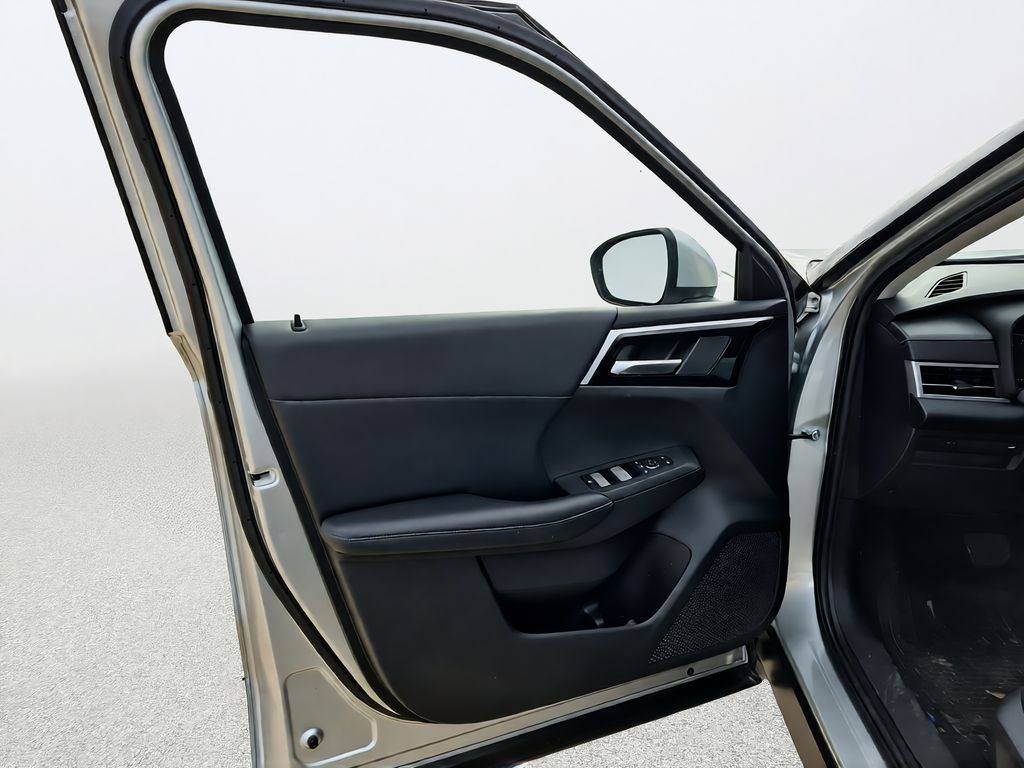 2023 Mitsubishi Outlander SE Silver at North Houston Mitsubishi