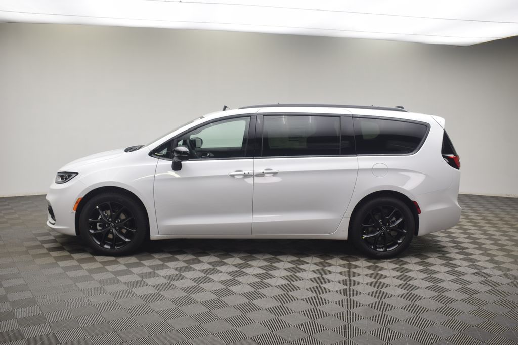 new 2026 Chrysler Pacifica car, priced at $48,714