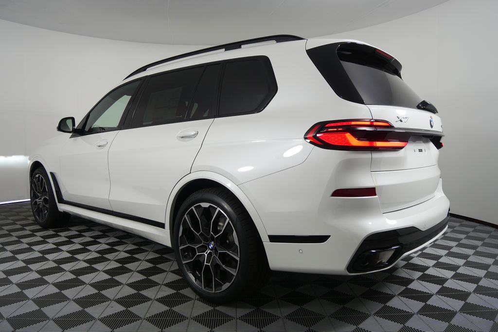 Thumbnail: 2026 BMW X7 - 5