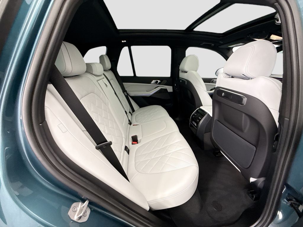 Thumbnail: 2024 BMW X5 - 21