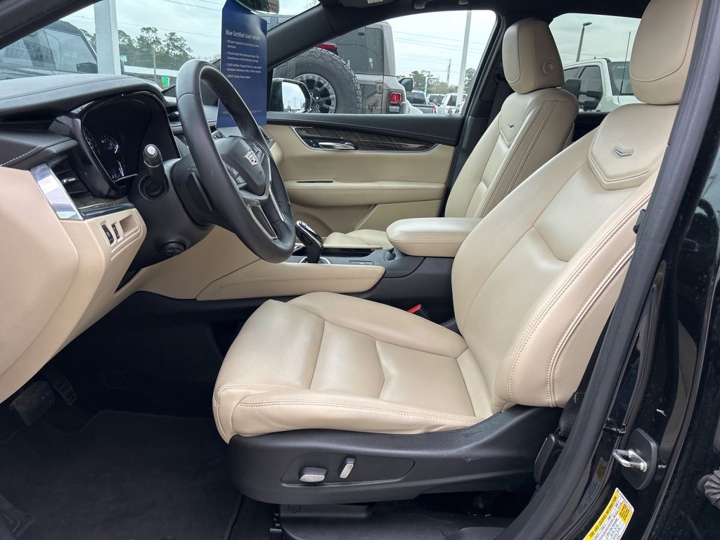 2017 Cadillac XT5 Standard