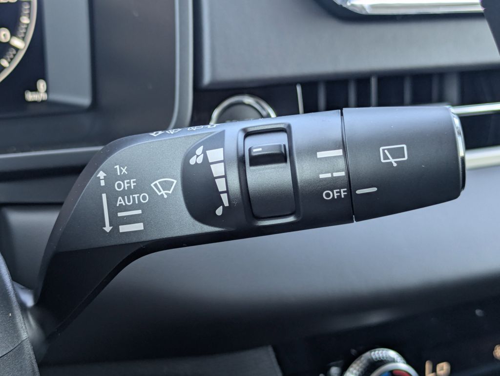2025 Mitsubishi Outlander Plug-in Hybrid SE - Photo 29