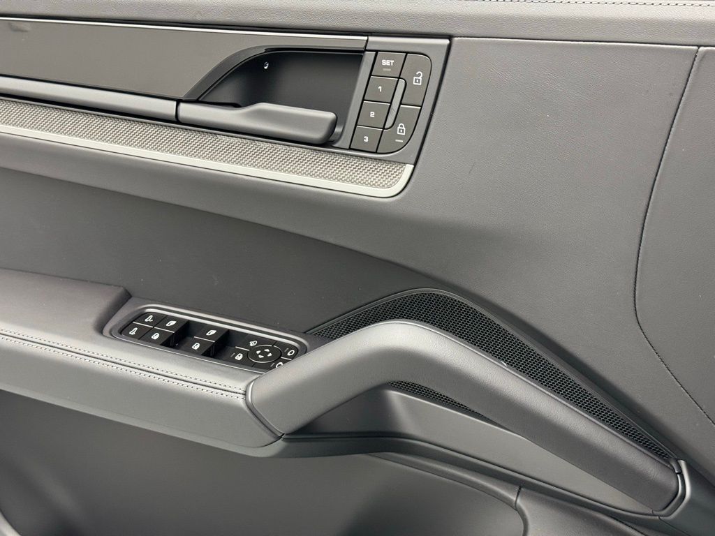 Thumbnail: 2024 Porsche  - 21