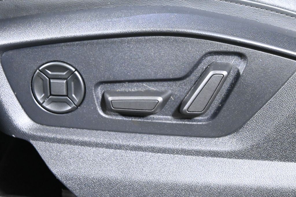 Thumbnail: 2023 Audi Q7 - 30