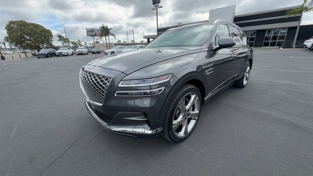 View vehicle photo 4