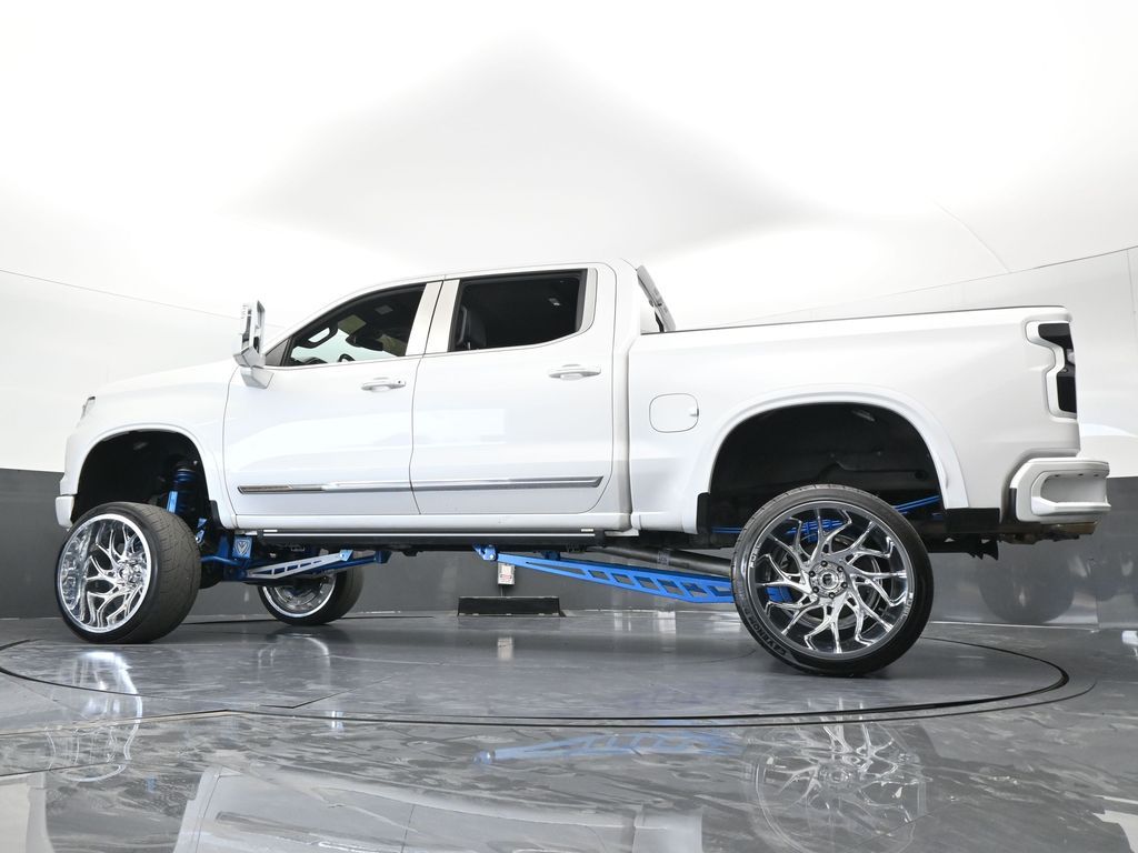 Used 2022 Iridescent Pearl Tricoat Chevrolet High Country image 78