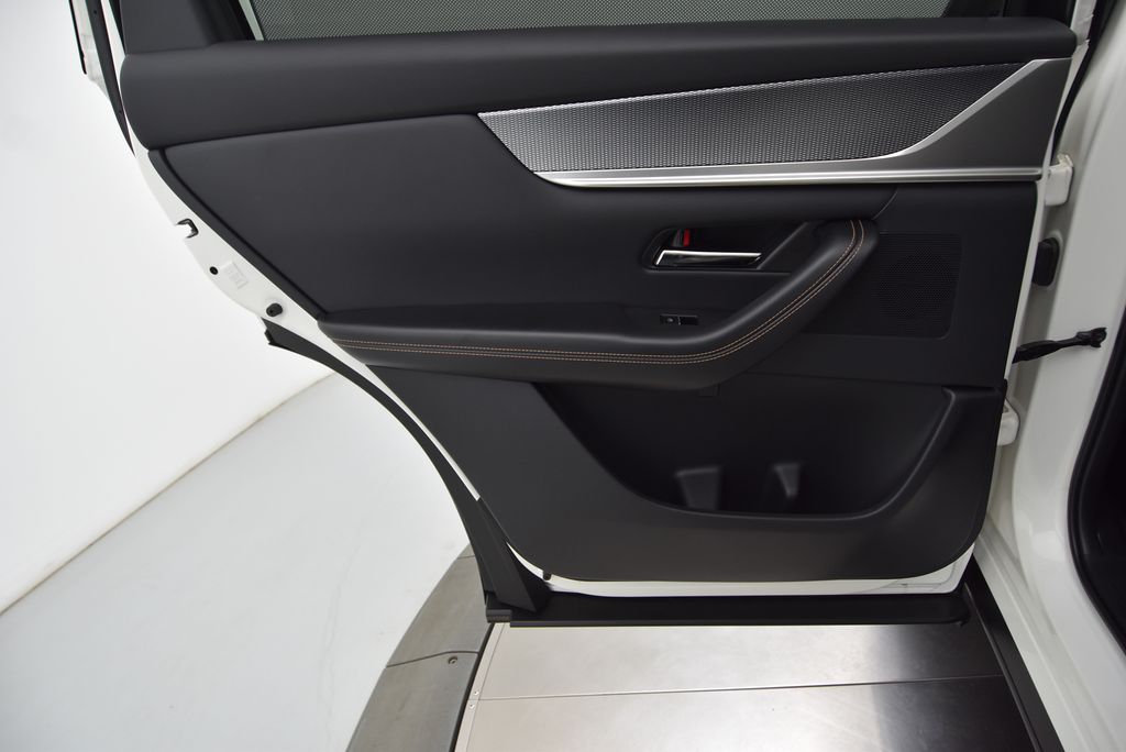 2025 Mazda CX-70 PHEV Premium photo