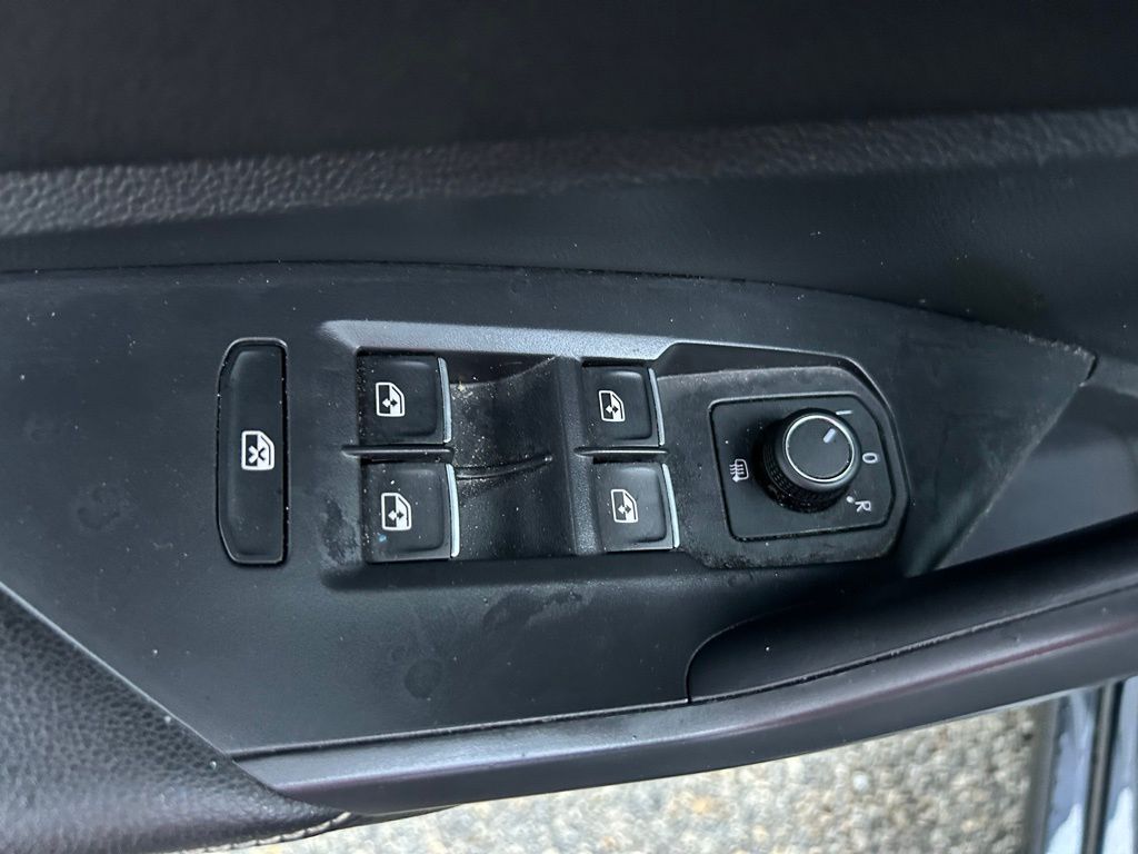 Thumbnail: 2024 Volkswagen Jetta - 16