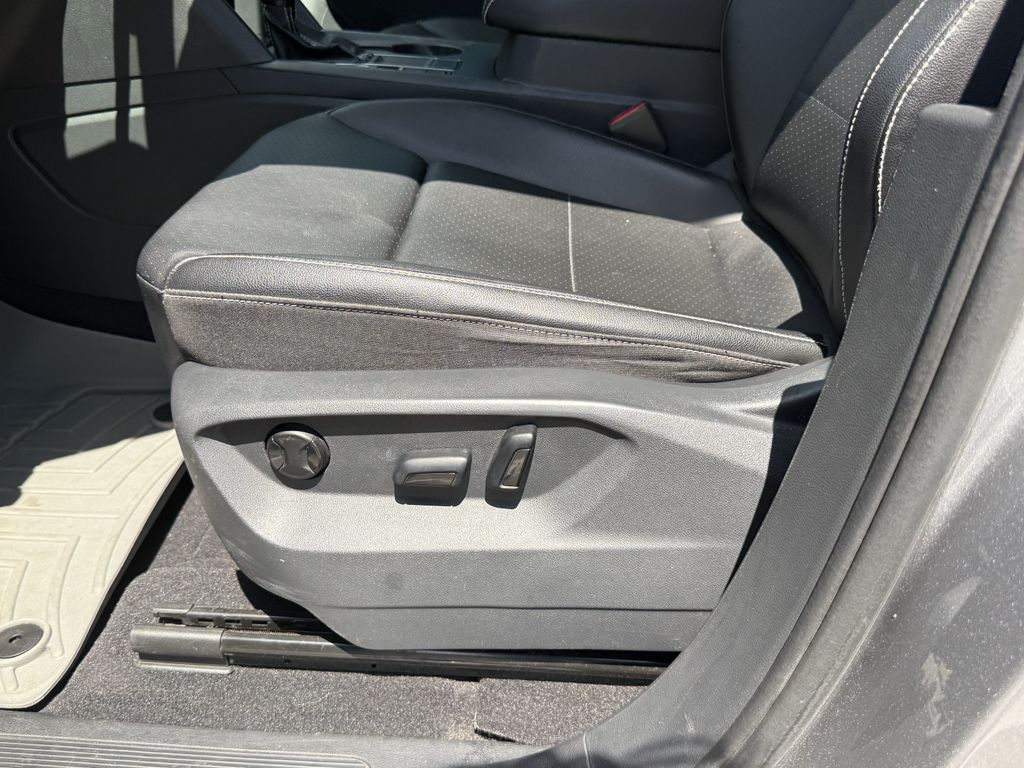 2023 Volkswagen Atlas 2.0T SE Silver at Cook Ford