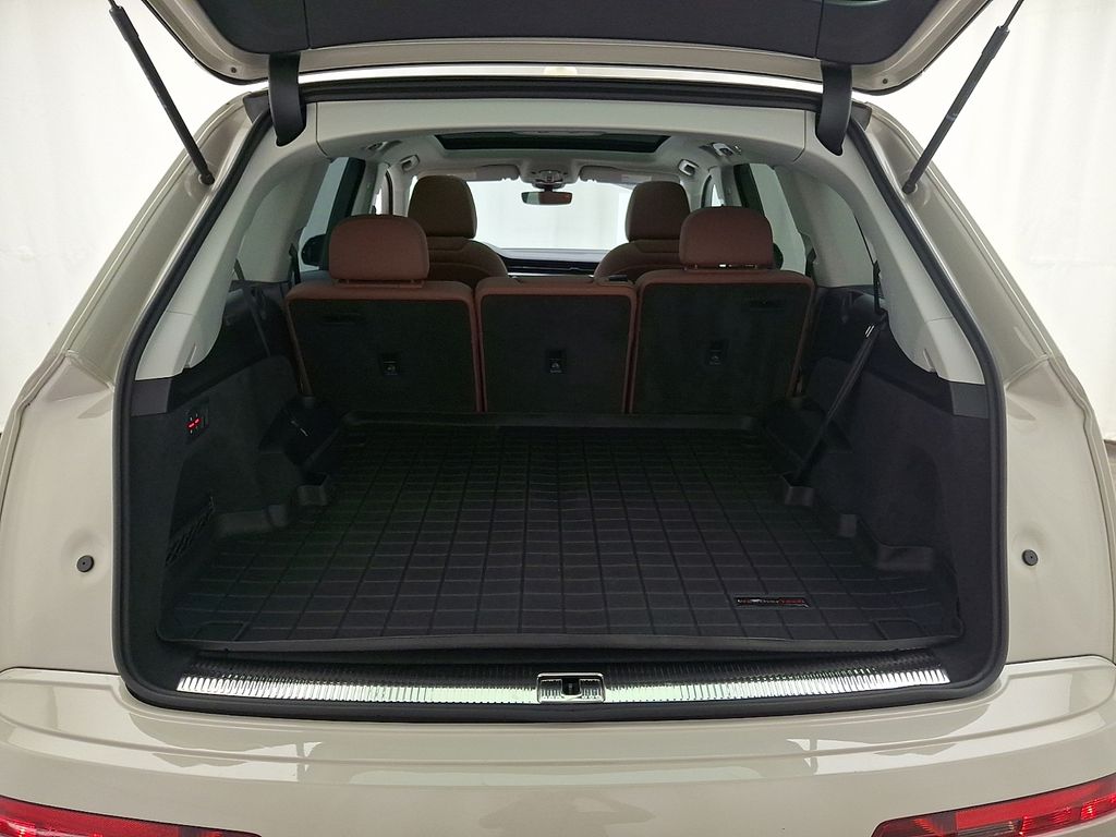 Thumbnail: 2023 Audi Q7 - 29