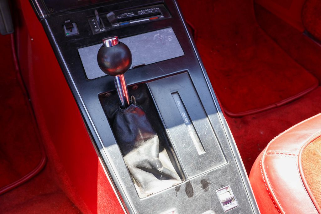 1977 Chevrolet Corvette Classic Coupe 14