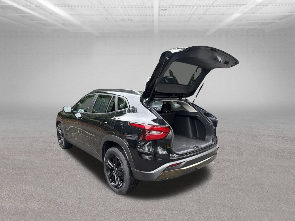 2024 Chevrolet Trax ACTIV Black at Bob Ruth Ford
