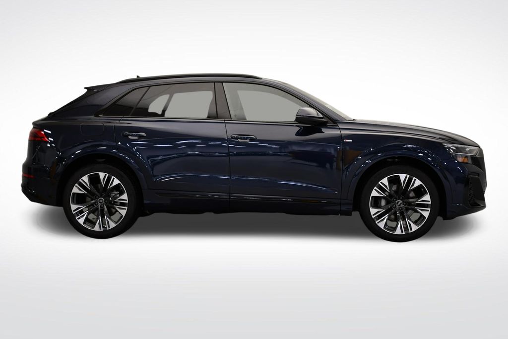 Thumbnail: 2026 Audi Q8 - 6