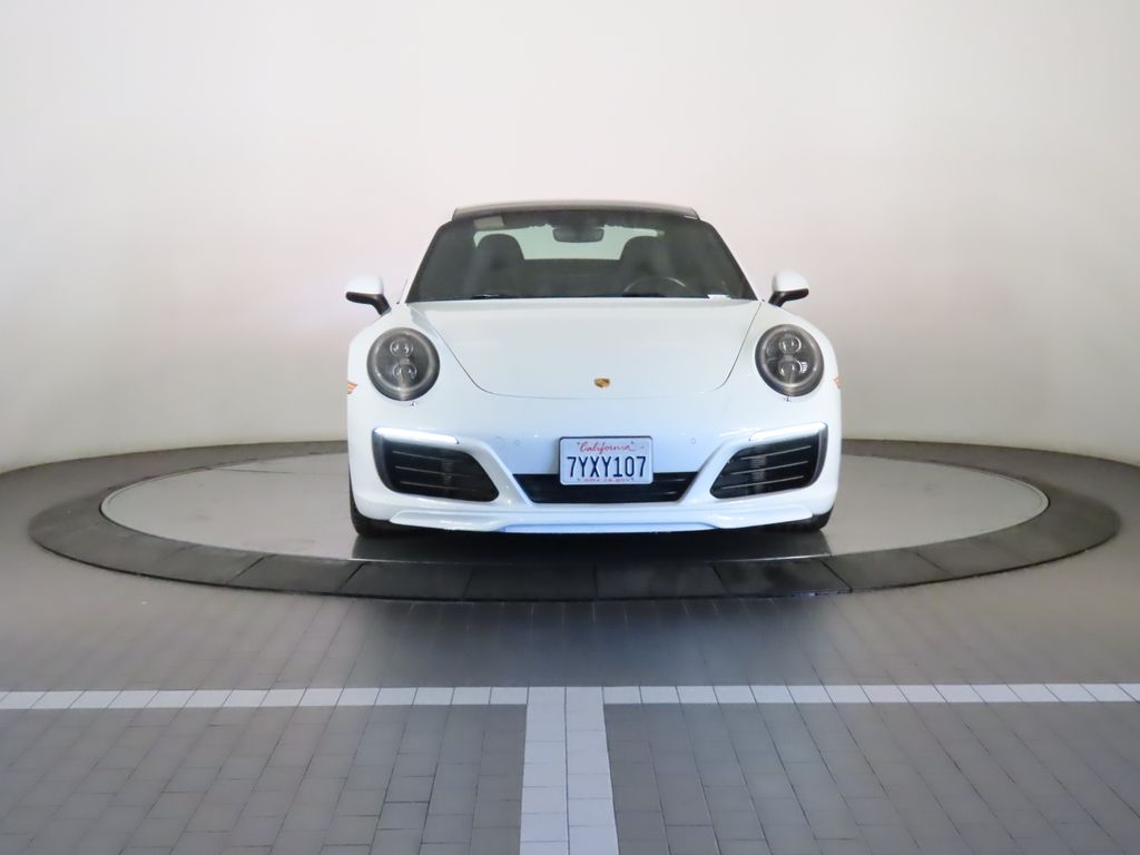 Thumbnail: 2017 Porsche 911 - 10