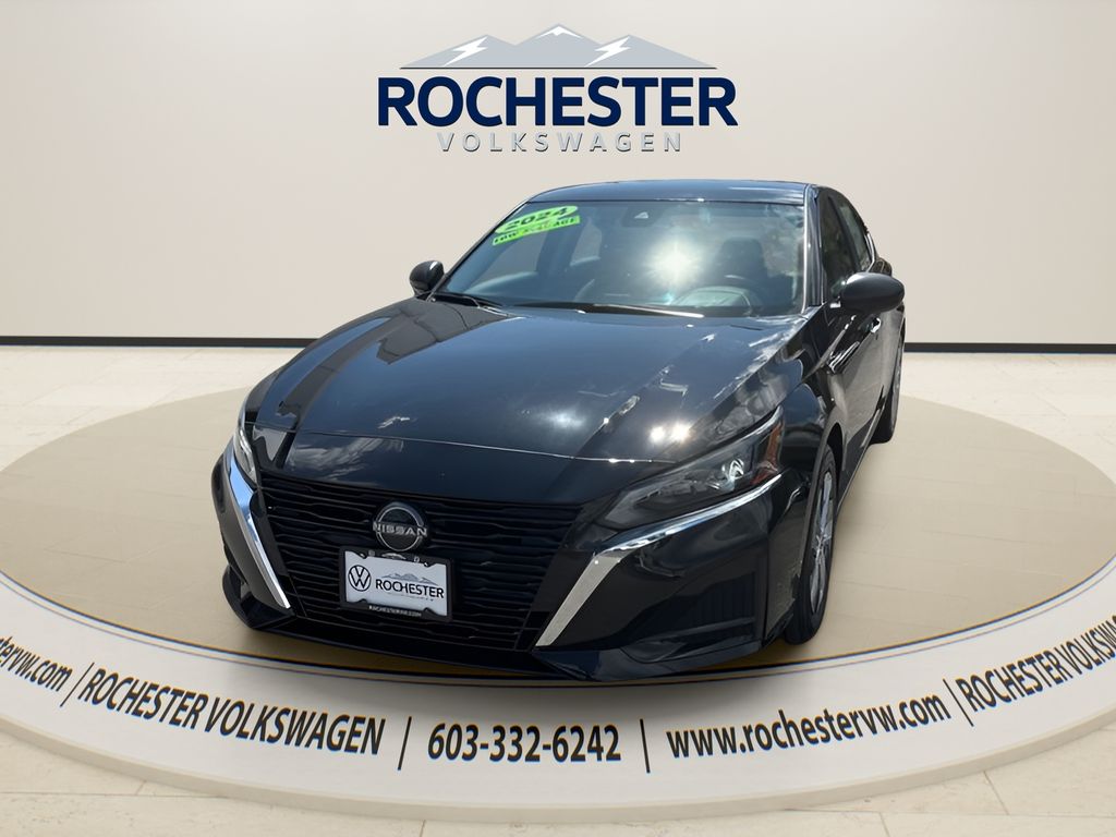 Super Black Clearcoat 2024 Nissan Altima Sedan Front-Wheel Drive Continuously Variable Transmission