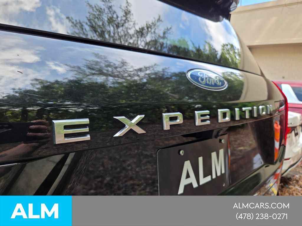 Used 2025 Black Ford Platinum image 10
