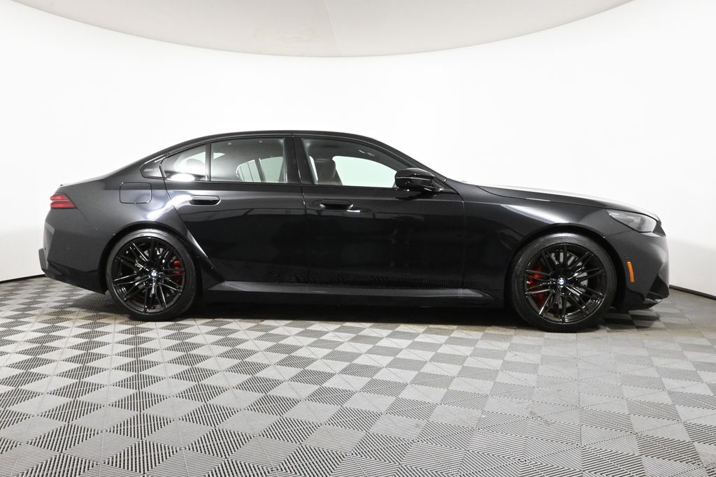Thumbnail: 2025 BMW M5 - 8