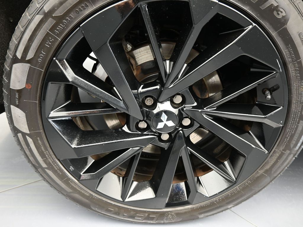 Used 2023 Cosmic Blue Metallic Mitsubishi SE Special Edition image 48