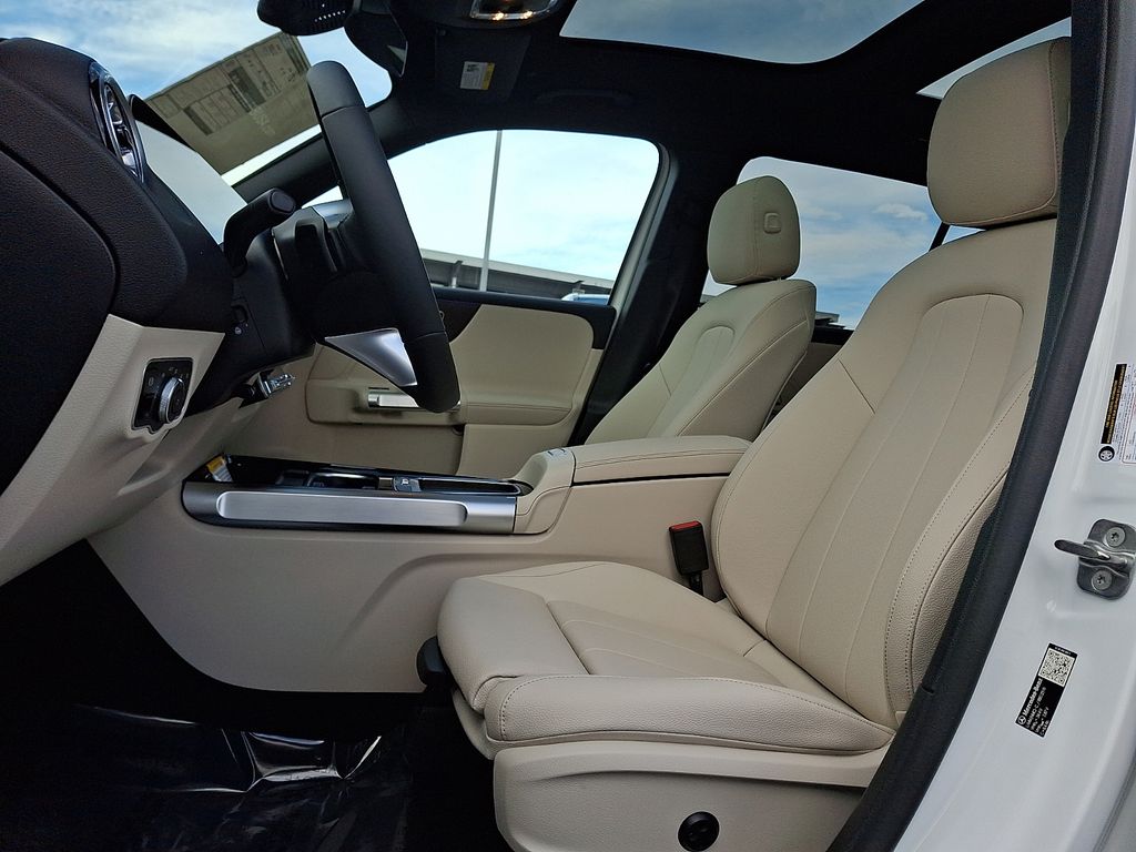Thumbnail: 2026 Mercedes-Benz GLB - 9