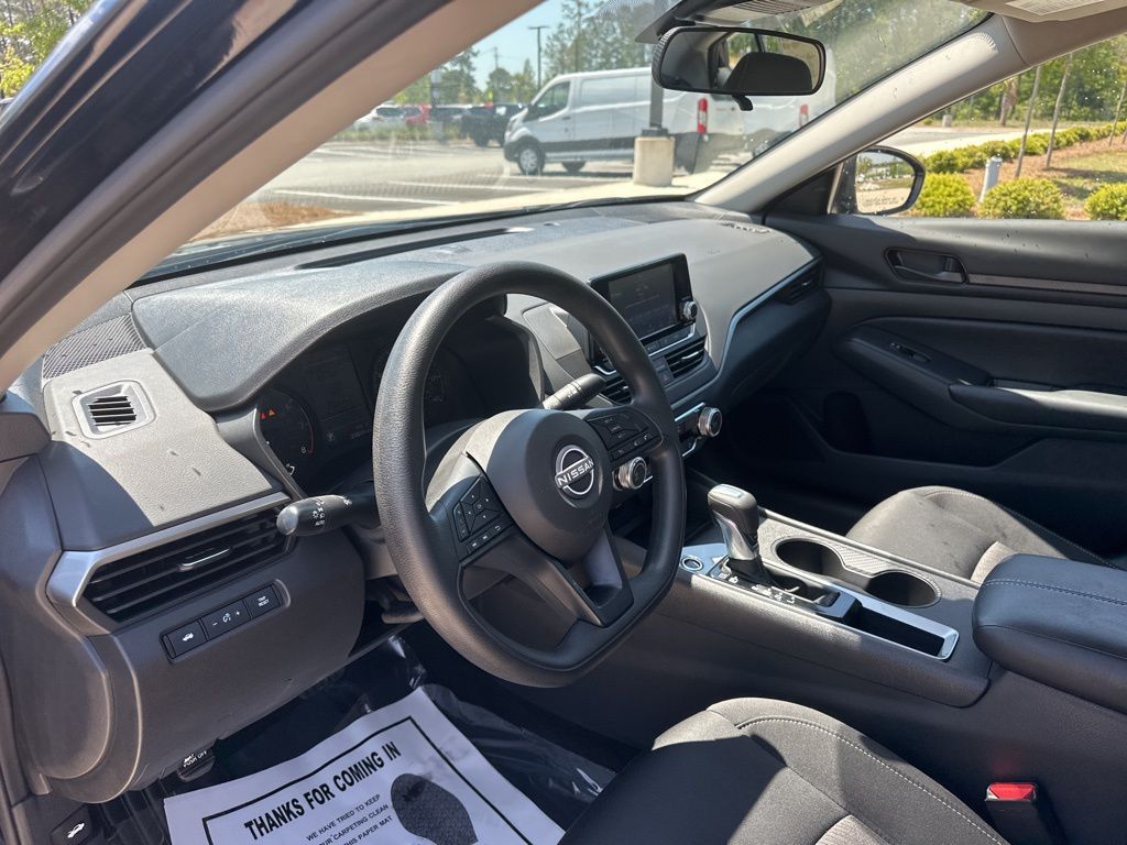 2024 Super Black Clearcoat Nissan Altima 2.5 S FWD Sedan