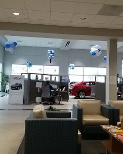 Used 2020 Silver Hyundai SE image 9