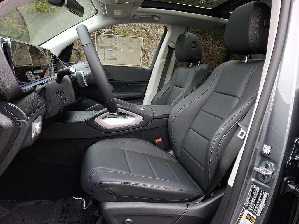 Thumbnail: 2026 Mercedes-Benz GLE - 8