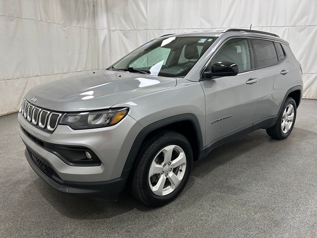 2022 Jeep Compass Latitude photo 3