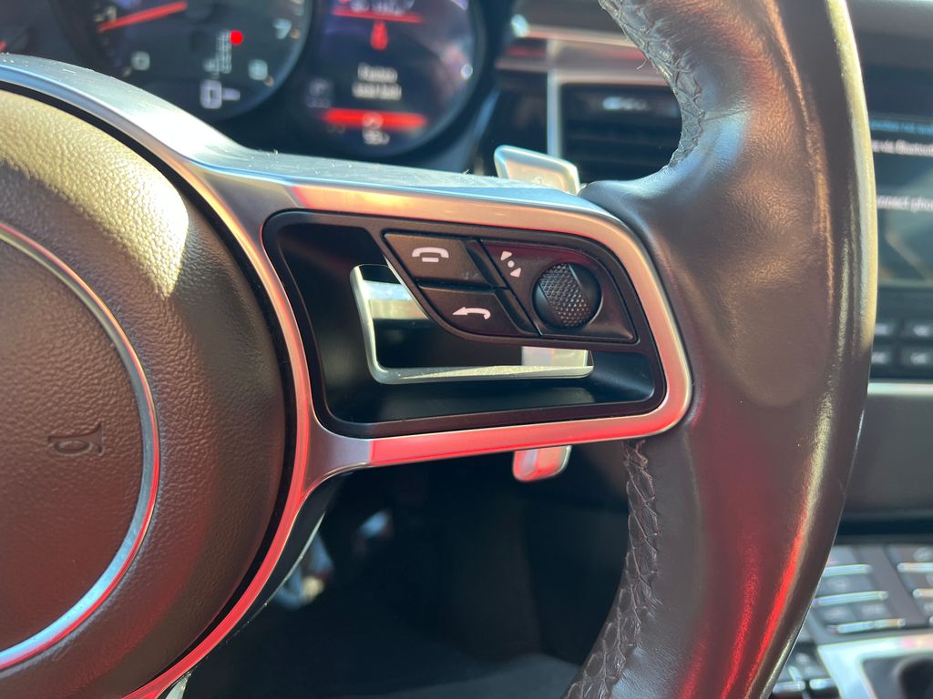 Thumbnail: 2018 Porsche Macan - 22