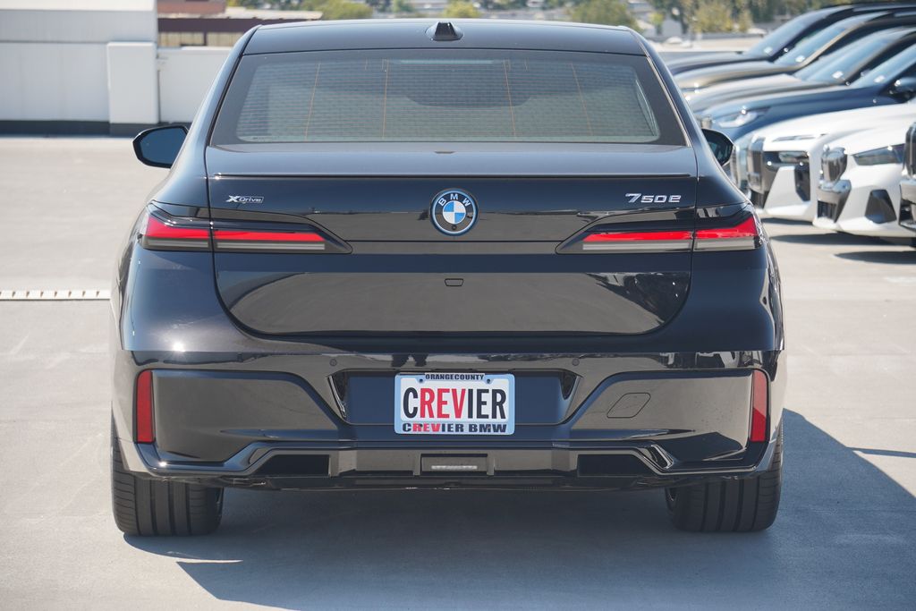 Thumbnail: 2026 BMW 7 Series - 7