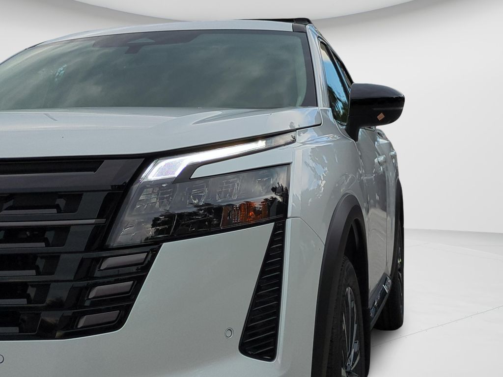 New 2026 White Nissan Platinum image 26