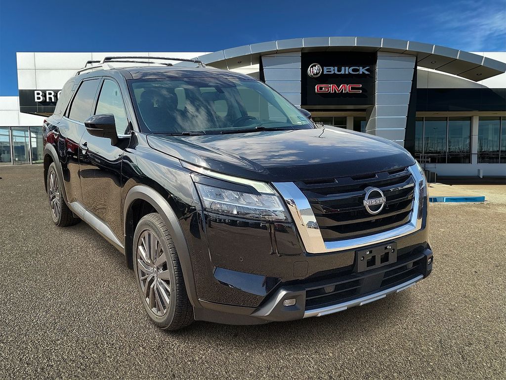 2022 Nissan Pathfinder SL - 0