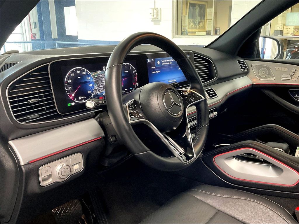 2025 Mercedes-Benz GLE — photo 8