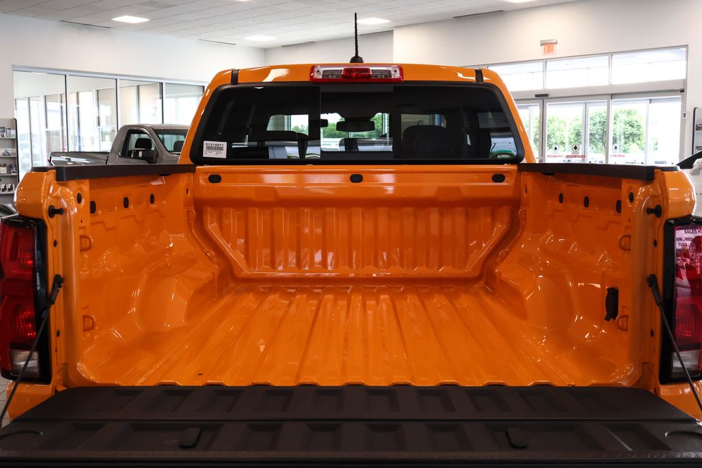 2025 Chevrolet Colorado LT 13