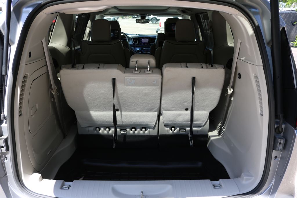 Used Car 2018 Chrysler Pacifica Hybrid  Limited For Sale Under $25,000 In Austin, Texas